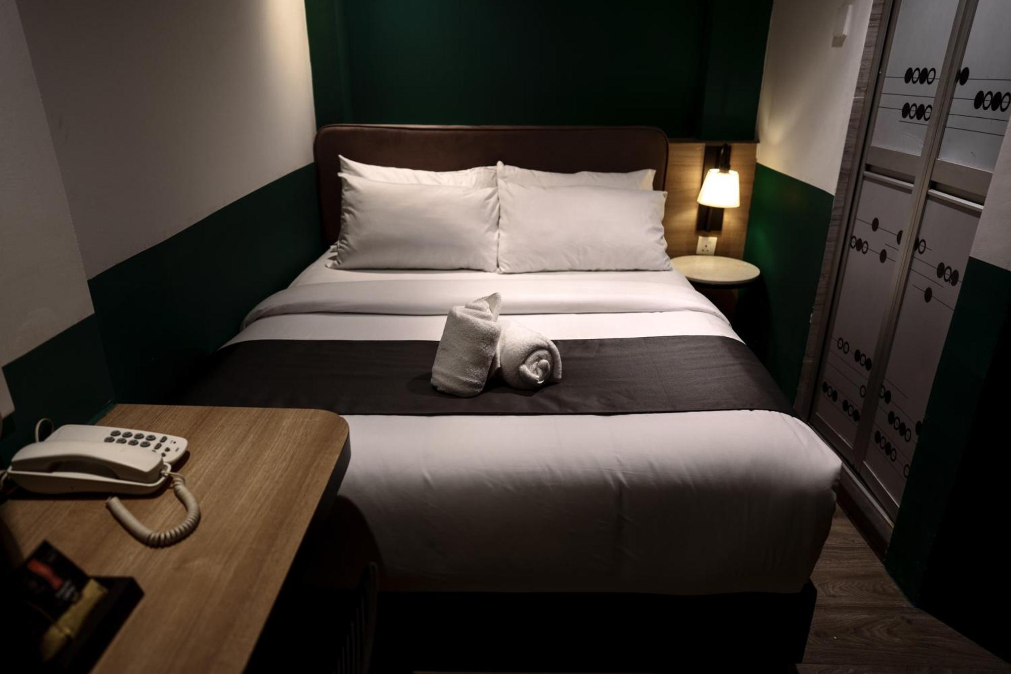 Queen Room with Spa Bath
